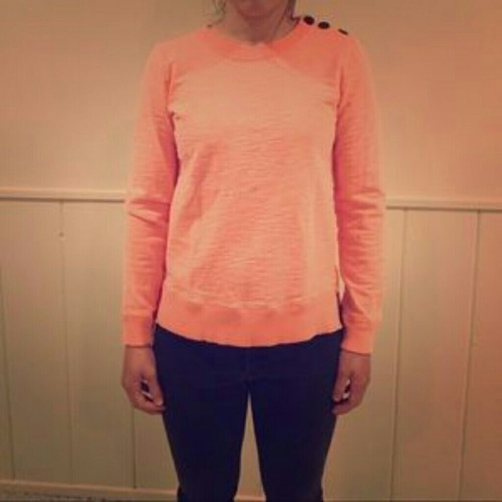 Jcrew Tortoise Shell Button Sweatshirt Small - image 4